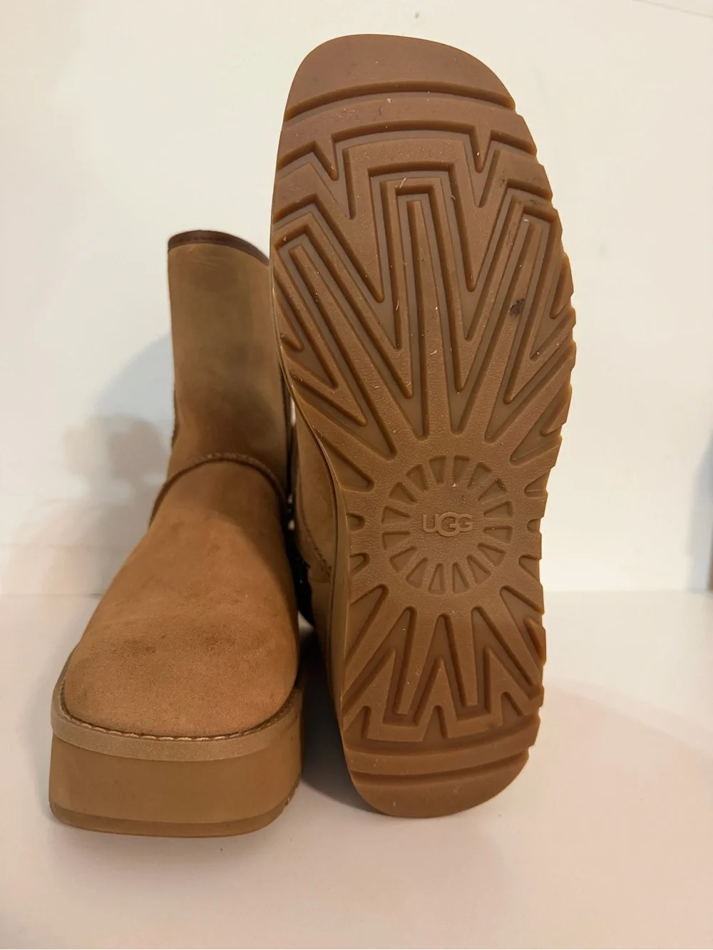 UGG Classic Mini Platform Boots Chestnut Women’s US 10 - New Without Box